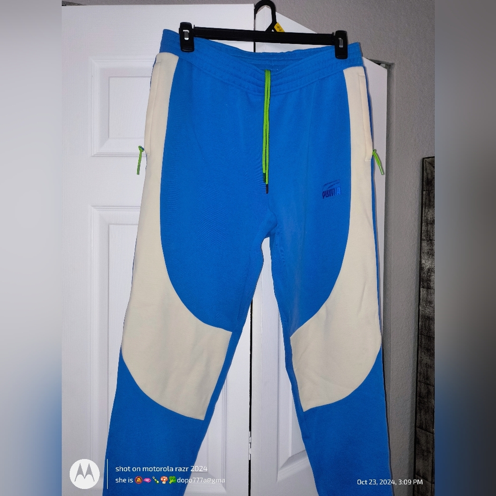 Puma Nipsey large men's joggers brand new blue and white with green exposed draw